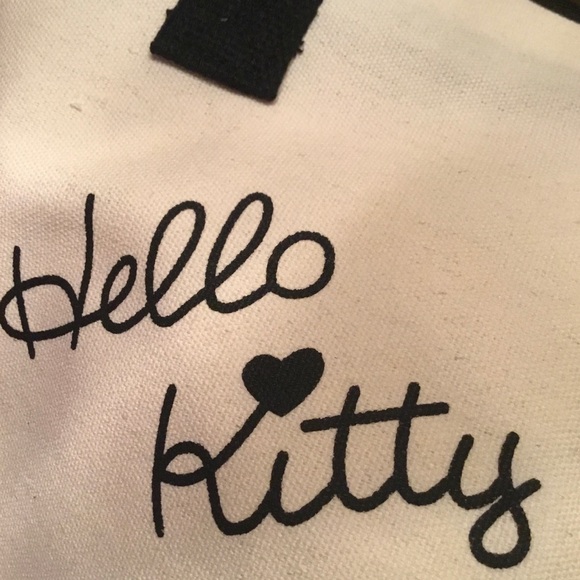 🆕 🩷🖤🩷 Canvas Tote / Hello Kitty Print / Two Black Straps / Zipper / HotPink - Picture 7 of 14